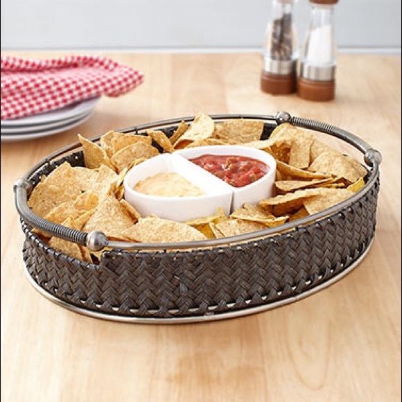 🆕Beautiful Metal Chip and Dip Serving Basket - Picture 1 of 3
